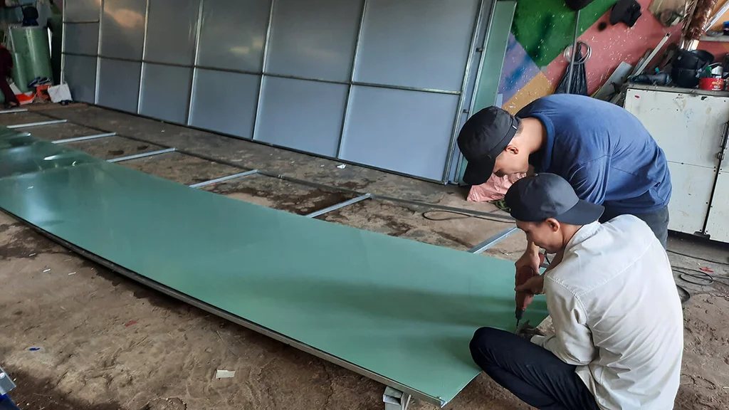Quy trình thi công biển quảng cáo Decal 1
